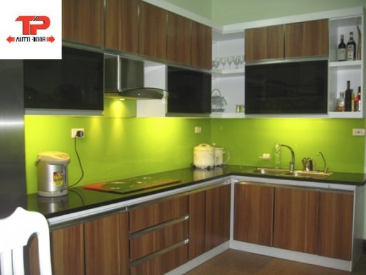 kiểu màu đơn sắc của kính bếp Vũng Tàu loại cường lực