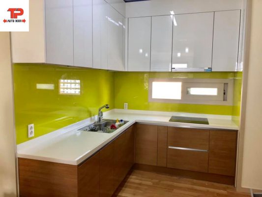 Kính bếp được thi công cố định