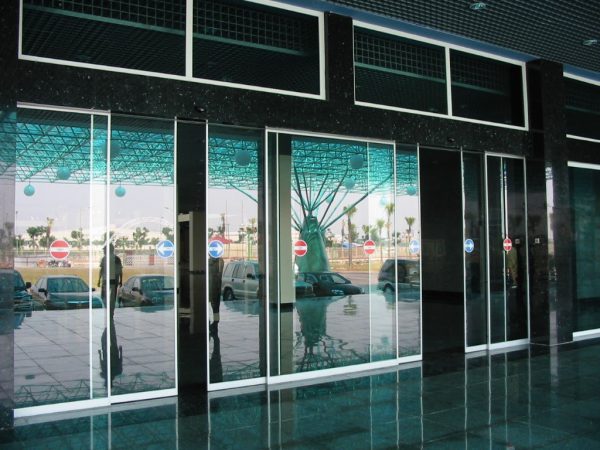 Cửa kính tự động đẹp nổi bật