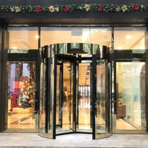 Quy trình thi công cửa tự động khá nhiều công đoạn