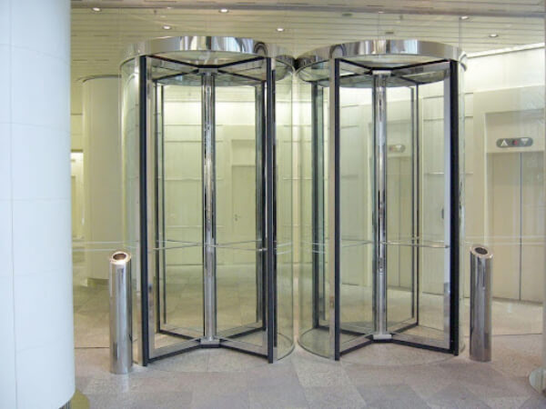 Cửa kính xếp trượt tự động tô thêm vẻ đẹp cho công trình Cửa kính xếp trượt tự động tô thêm vẻ đẹp cho công trình
