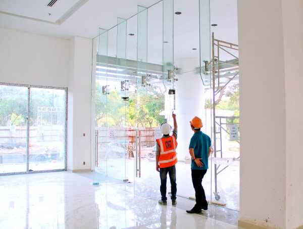 Cửa đóng mở hai chiều thuận lợi Cửa đóng mở hai chiều thuận lợi