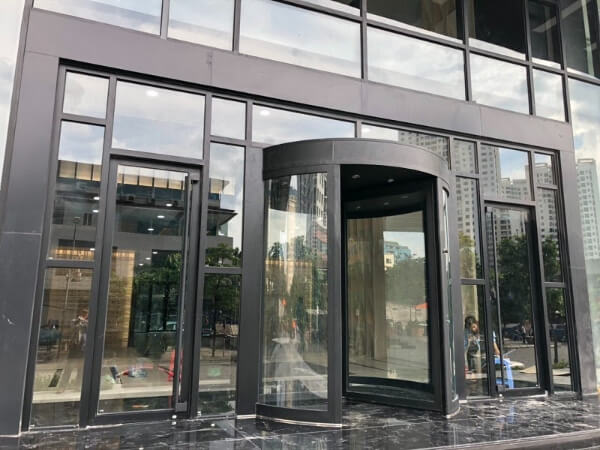 Mẫu cửa kính cường lực đảm bảo giữ được môi trường yên tĩnh Mẫu cửa kính cường lực đảm bảo giữ được môi trường yên tĩnh