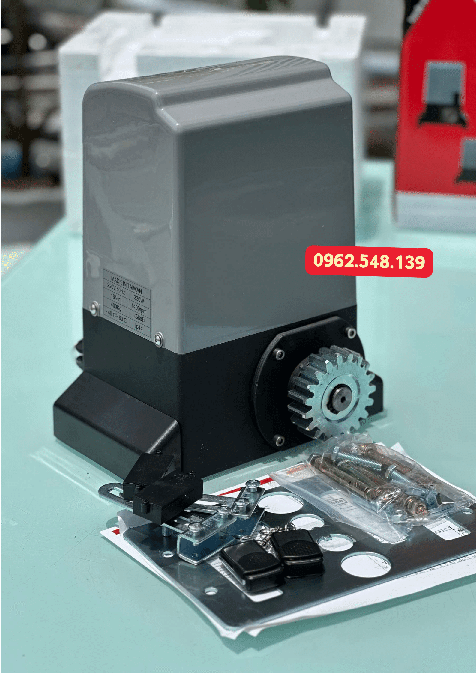 Ảnh chụp thực tế thiết bị motor YH cổng lùa Đài Loan Ảnh chụp thực tế thiết bị motor YH cổng lùa Đài Loan