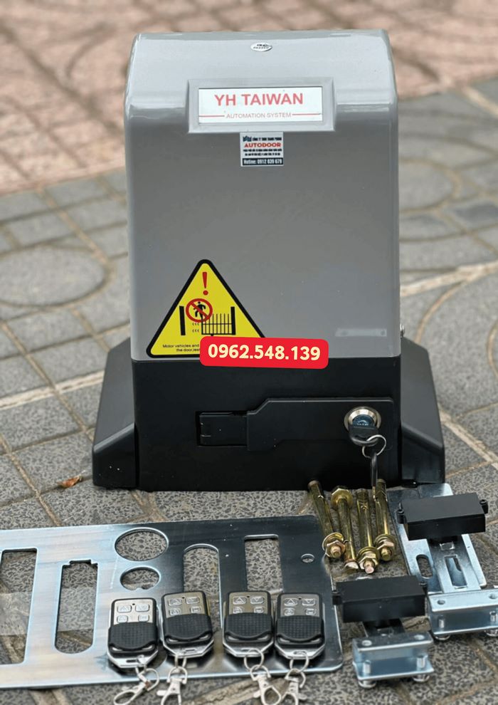 Motor YH được đóng gói với đầy đủ các phụ kiện đi kèm Motor YH được đóng gói với đầy đủ các phụ kiện đi kèm