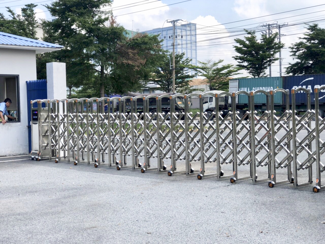 Hệ thống cổng xếp mang lại sự tiện ích Cổng xếp tự động mang lại sự tiện ích
