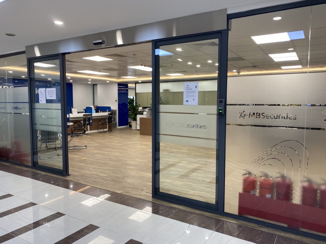 Giới thiệu về cửa kính trượt tự động