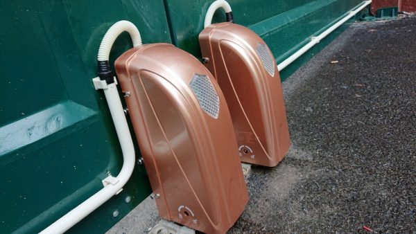 Cảm biến an toàn giúp motor tránh va chạm với chướng ngại vật